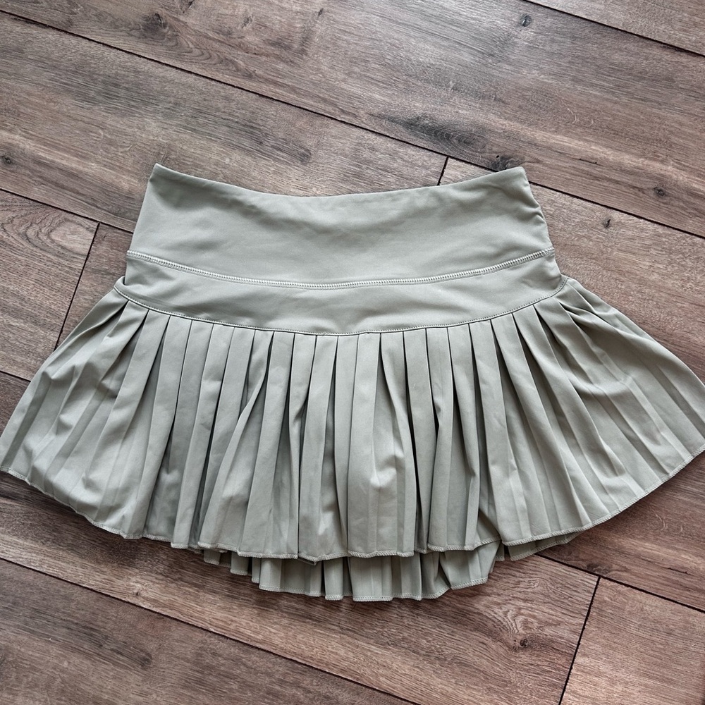 Gold Hinge Tennis Skirt in Sage